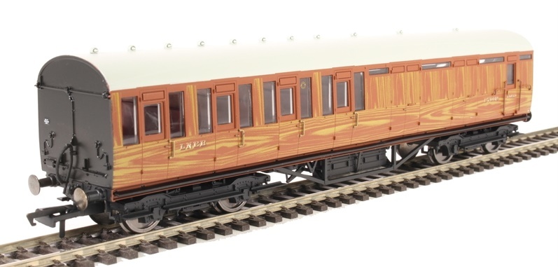 Hornby: LNER Thompson Non-corridor 3rd Class Brake Coach, Teak image
