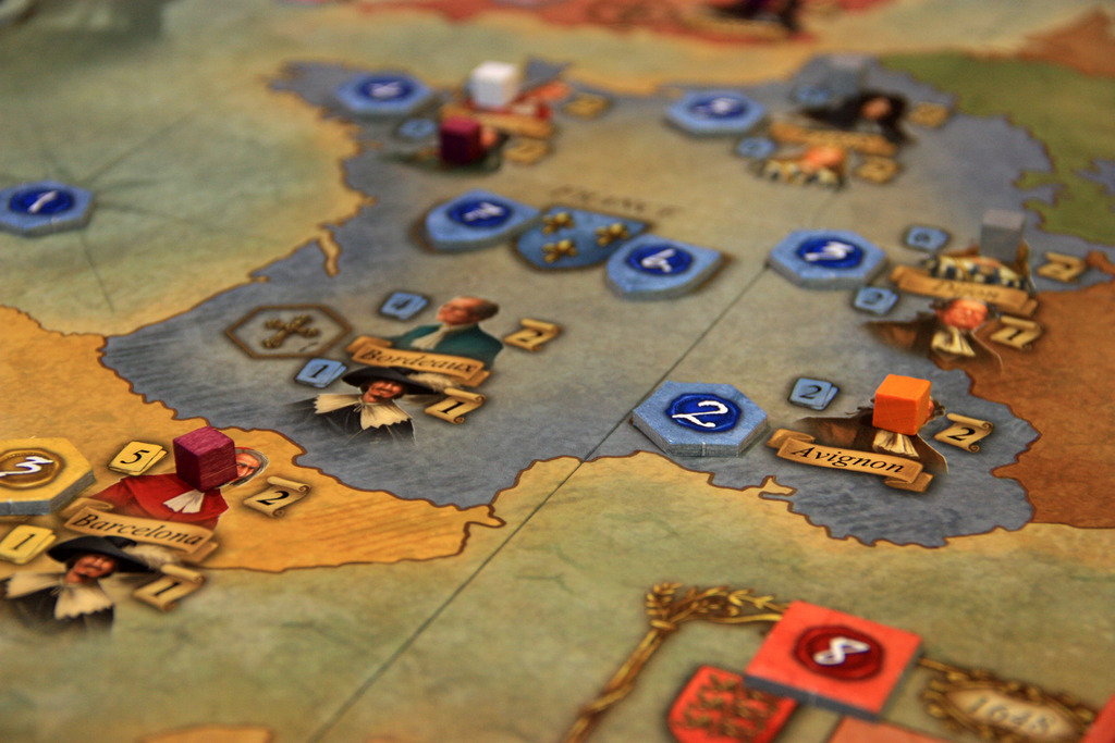 royals-board-game-at-mighty-ape-nz