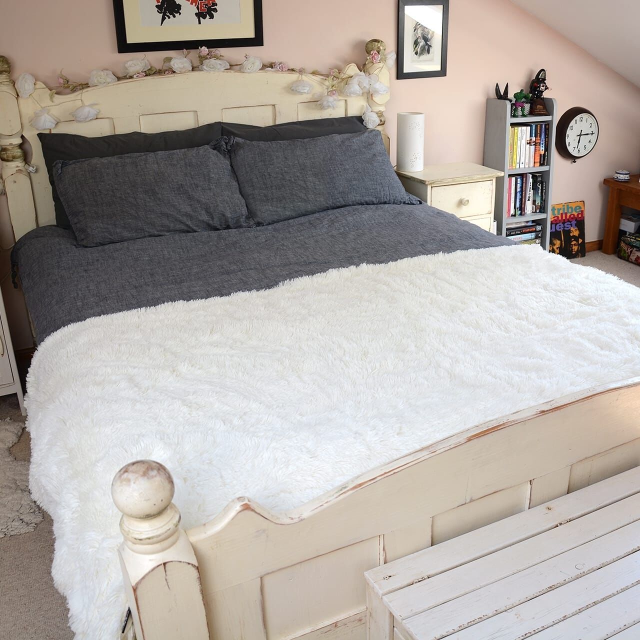 SnugRug YETI Throw Blanket (200 x 200cm) at Mighty Ape Australia