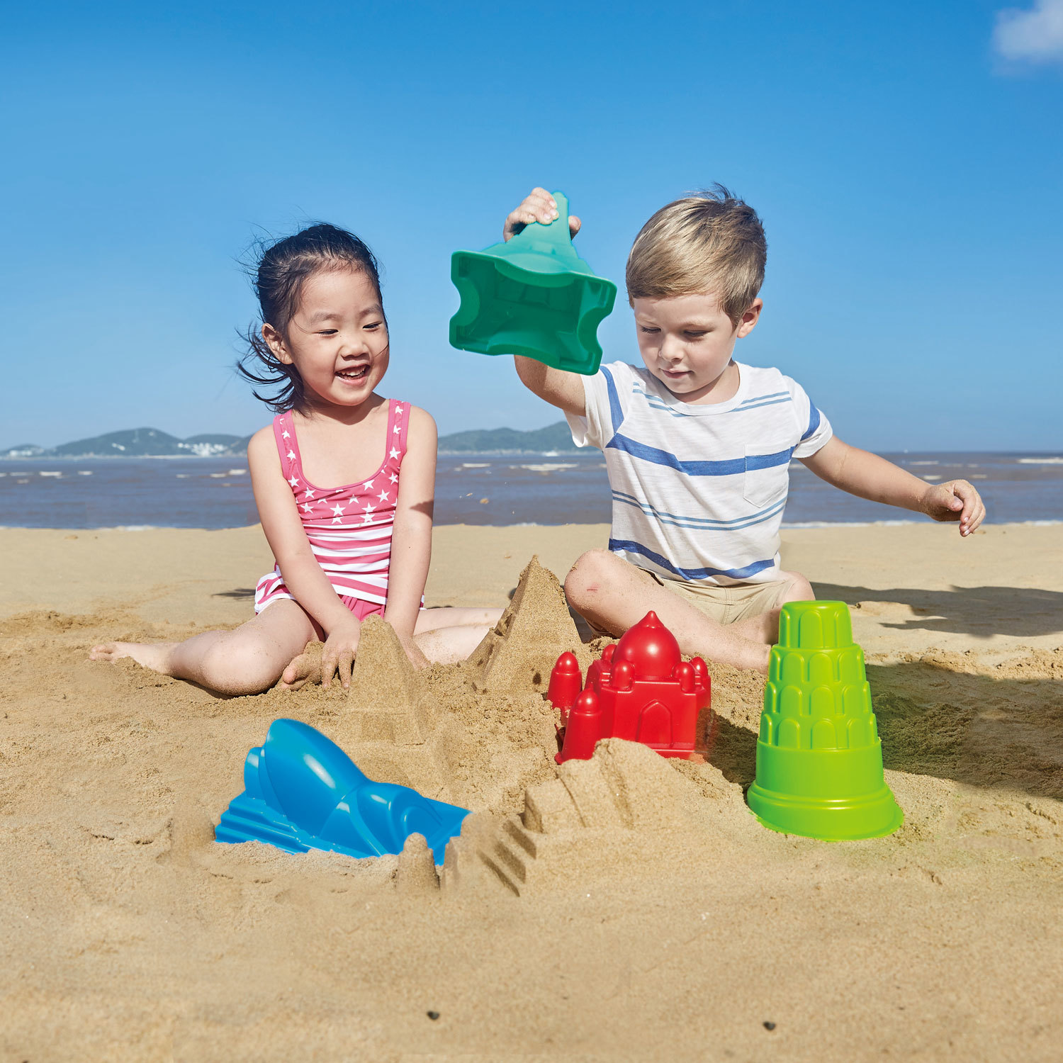 Hape: Leaning Tower - Sand Shaper image