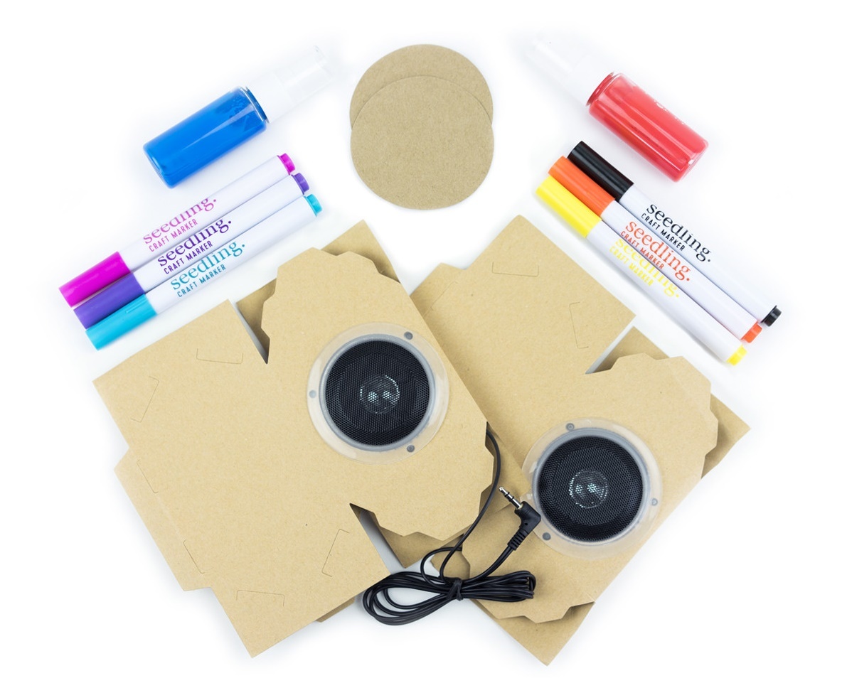 гостиная в стиле контемпорари. картинки колонка из картона джэпиэл игрушечные. стиль минимализм в интерьере. современные детские комнаты для мальчика. металл в интерьере офиса.