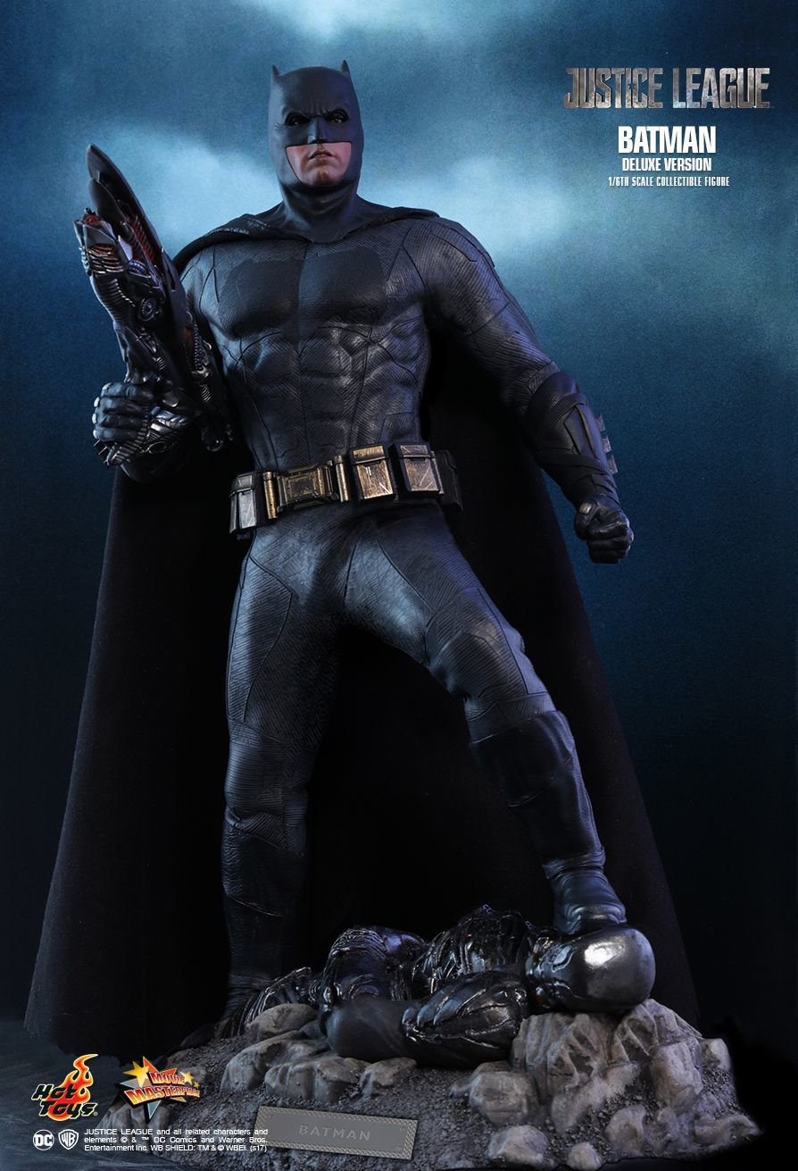 Justice League - Batman (Deluxe Edition) - 12" Articulated Figure image