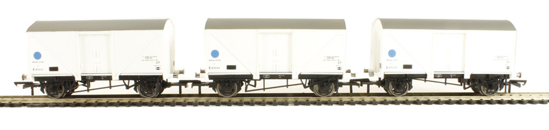 Hornby: 12-Ton Fish Vans - Blue Spot livery image