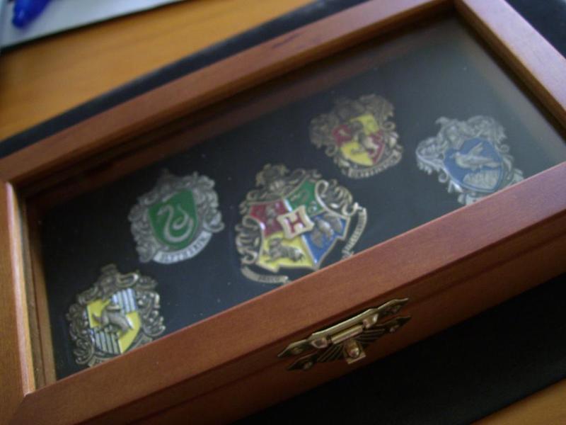 Harry Potter Hogwarts House Crest Pin Set image