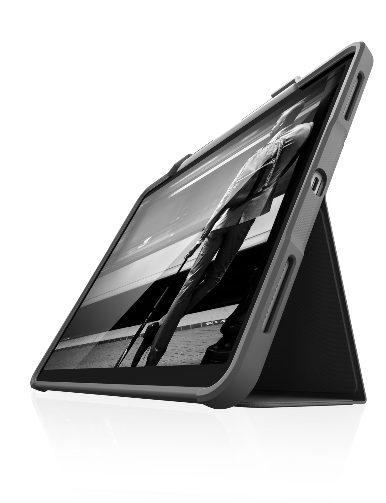 Rugged Case Plus (iPad Pro 12.9"/4th Gen) Black at Mighty Ape NZ