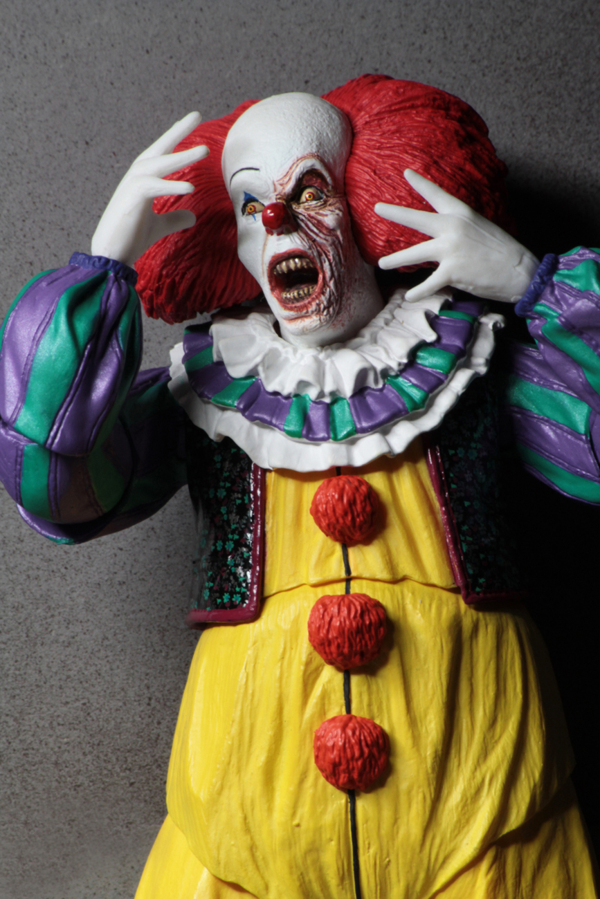 It (1990): Pennywise - 7″ Action Figure image