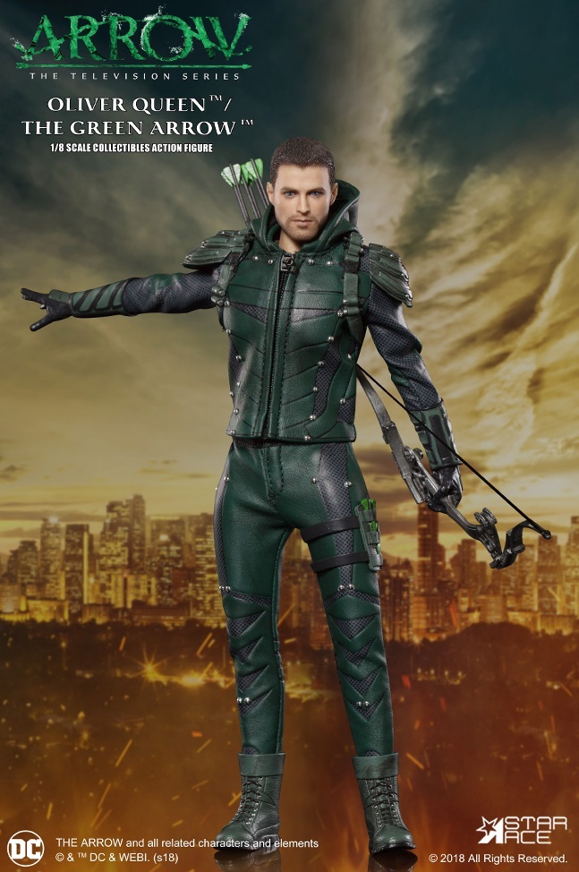 Arrow: Green Arrow (S7) - 1:8 Scale Deluxe Figure image