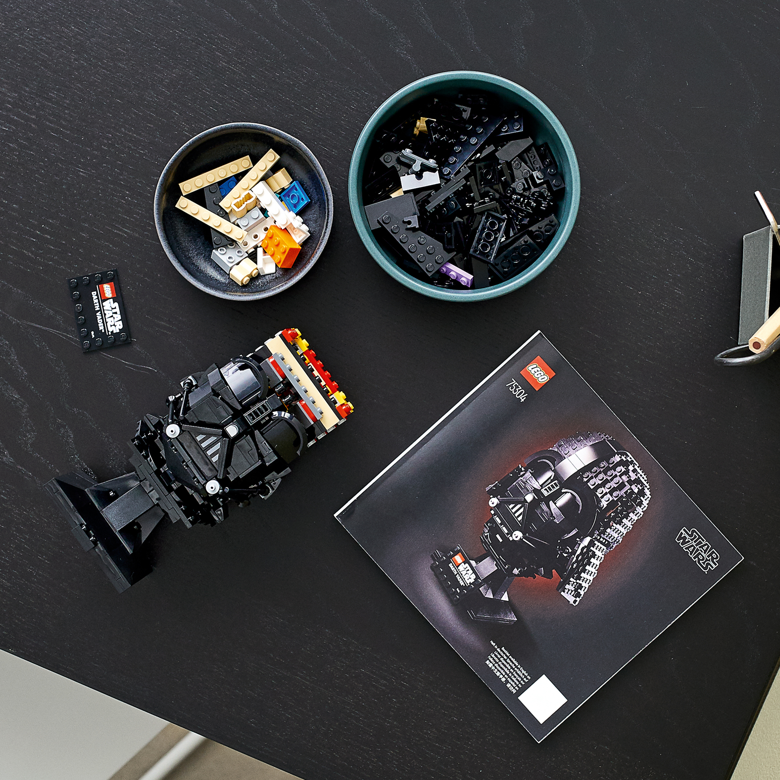 LEGO: Star Wars - Darth Vader Helmet (75304) image
