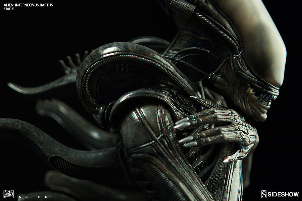 Alien - Xenomorph Internecivus Raptus Statue image