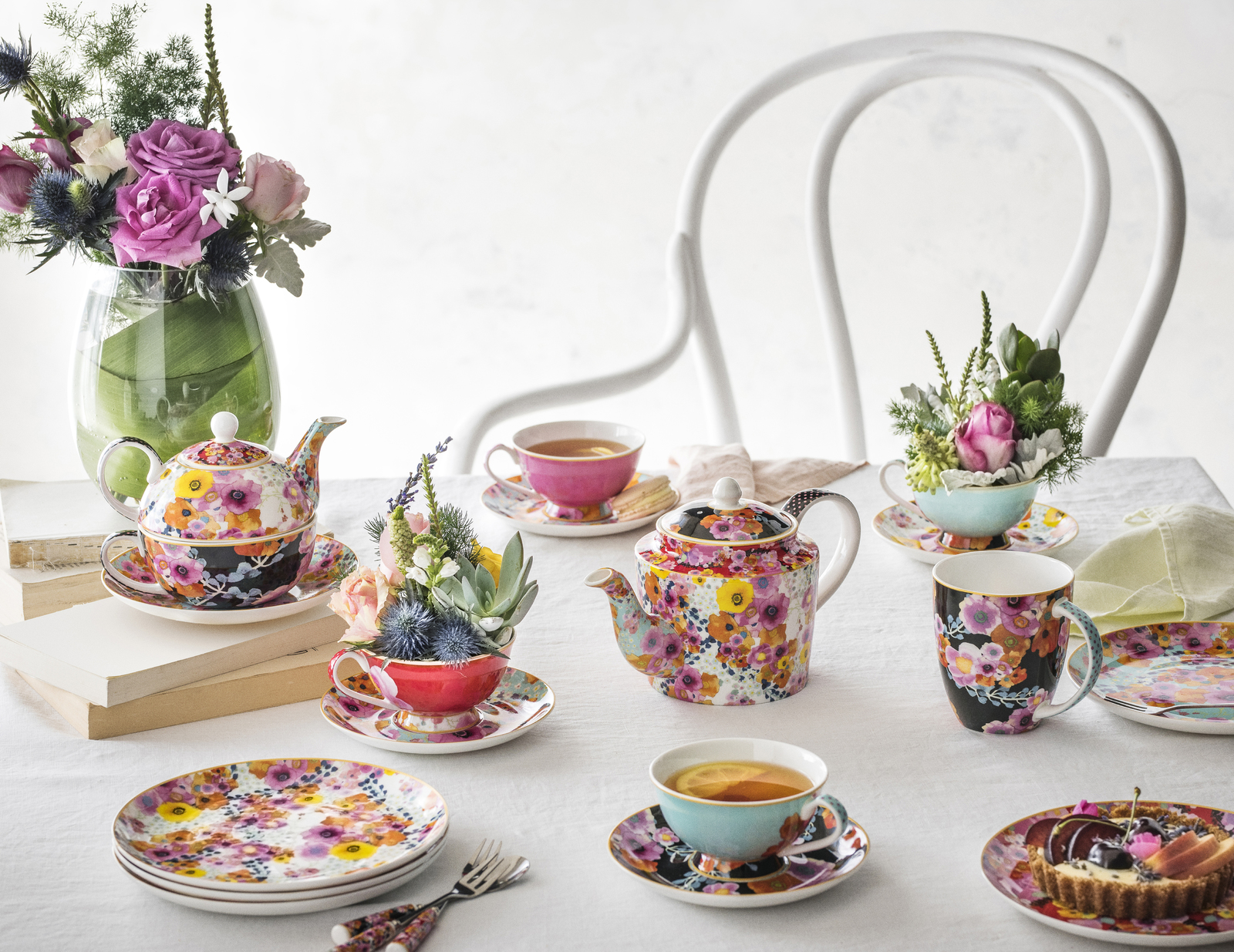 Maxwell & Williams Cashmere Bloems Teapot at Mighty Ape Australia