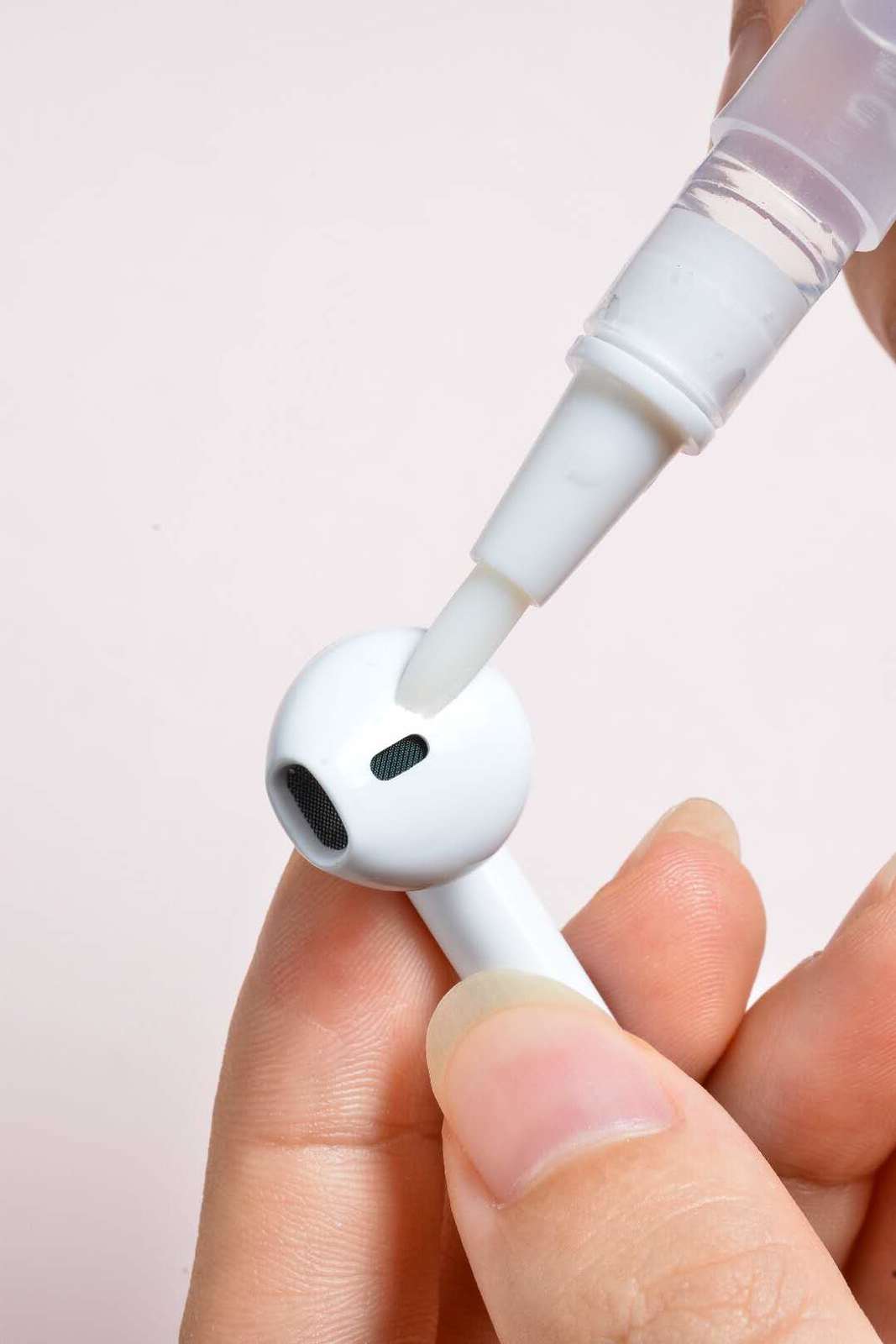 Headphone Cleaning Kit Compatible with iPhone, Apple AirPods and