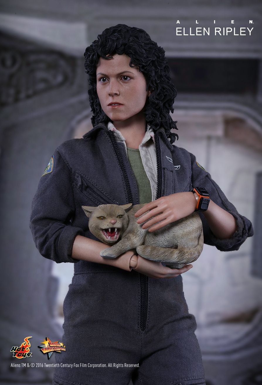 Alien: Ellen Ripley - 13" Figure image
