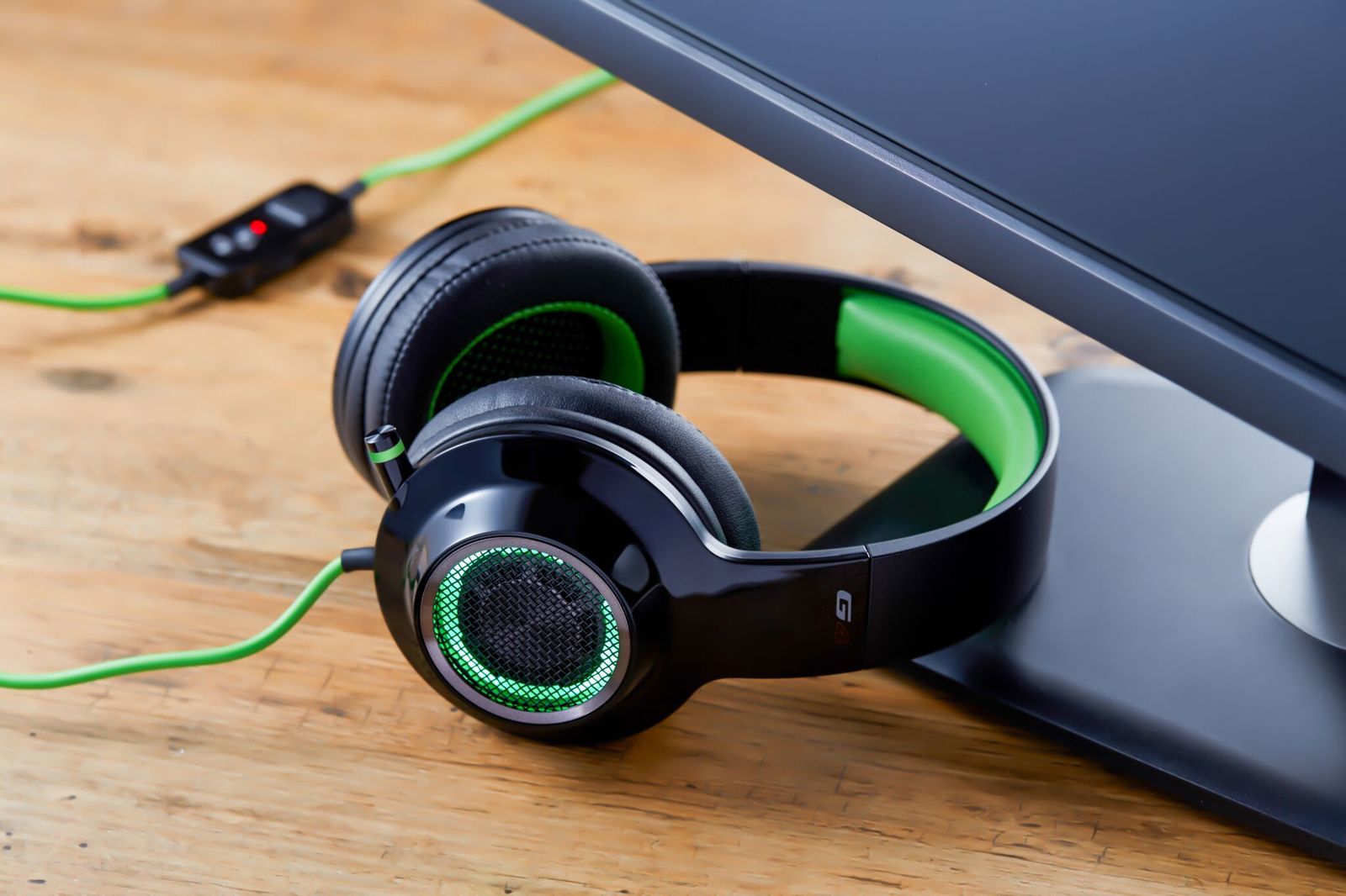 Edifier G4 Gaming Headset - Green (PC & PS4) for image