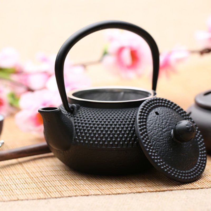 Black Hobnail Cast Iron Teapot (800ml) image