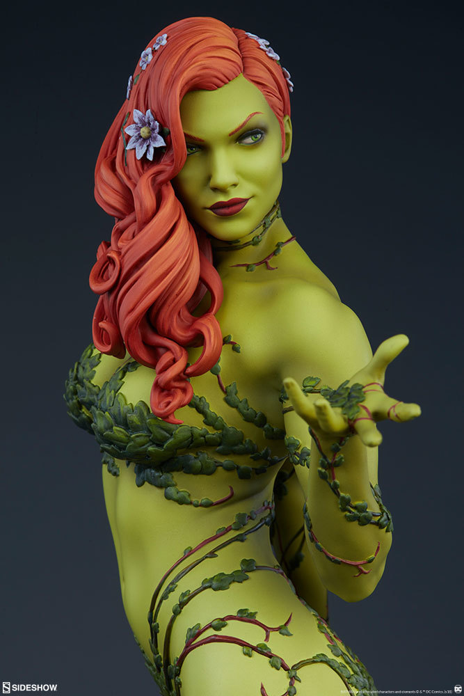 DC Comics: Poison Ivy - 22" Premium Format Figure image