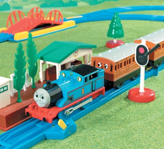 tomy thomas medium set