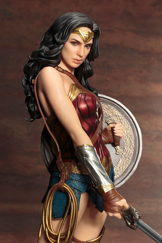 DC Comics: 1/6 Wonder Woman - Artfx+ Figure Set image