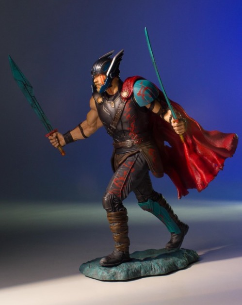 Thor 3: Ragnarok - 1/8 Thor Collector's Gallery Statue