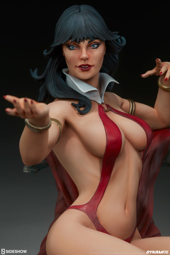 Vampirella - 10" Premium Statue image