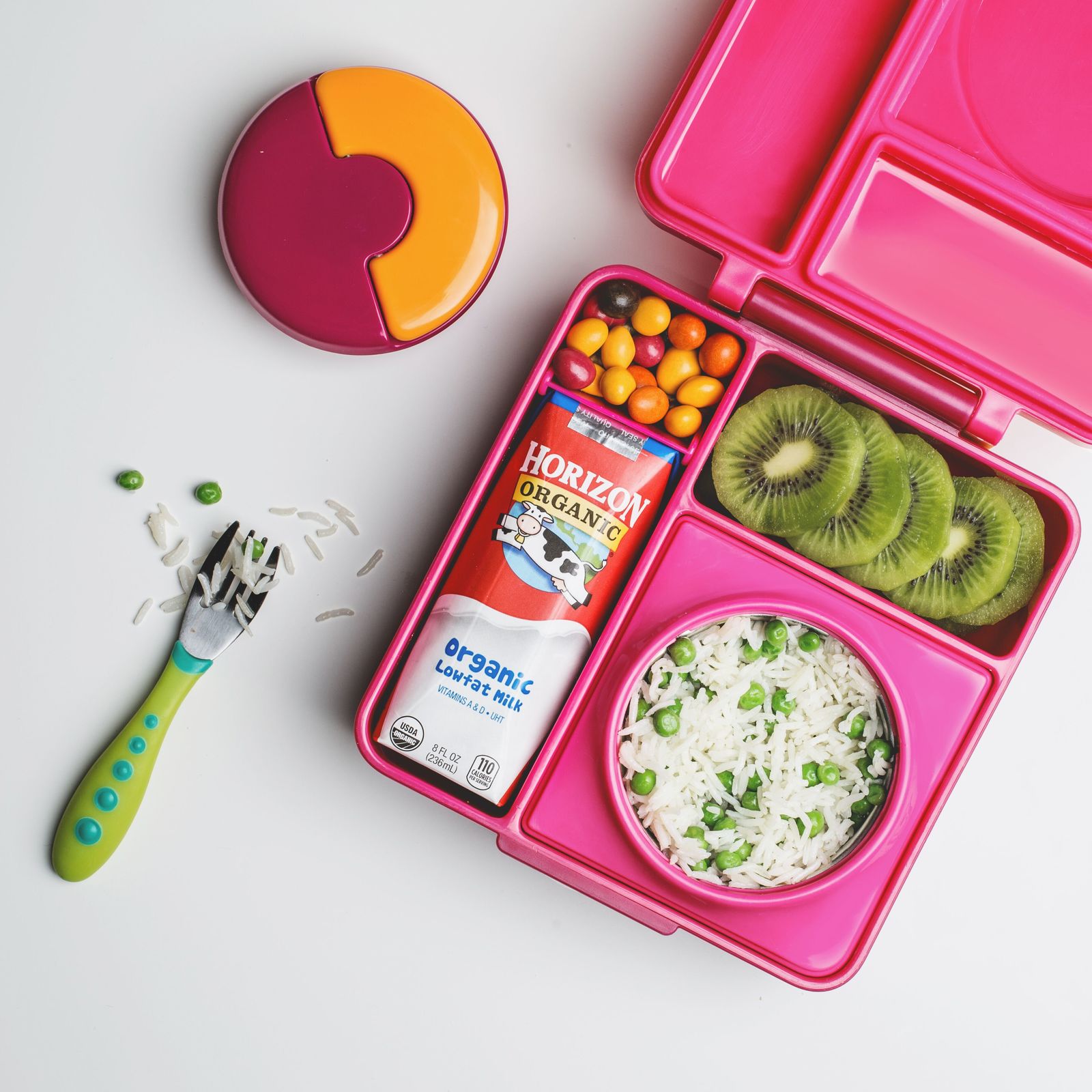 OmieBox Kids ThermosInsulated Bento Box Pink Berry at Mighty Ape NZ