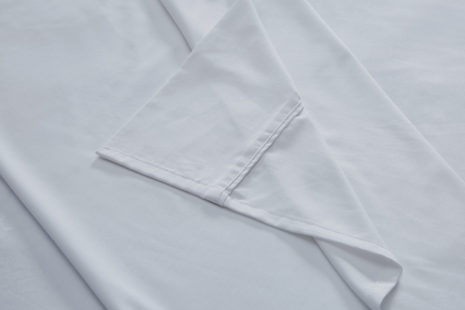 Trafalgar Brooklyn Bamboo Cotton Bed Sheet Set (NZ Super King AU King, White) at Mighty Ape NZ