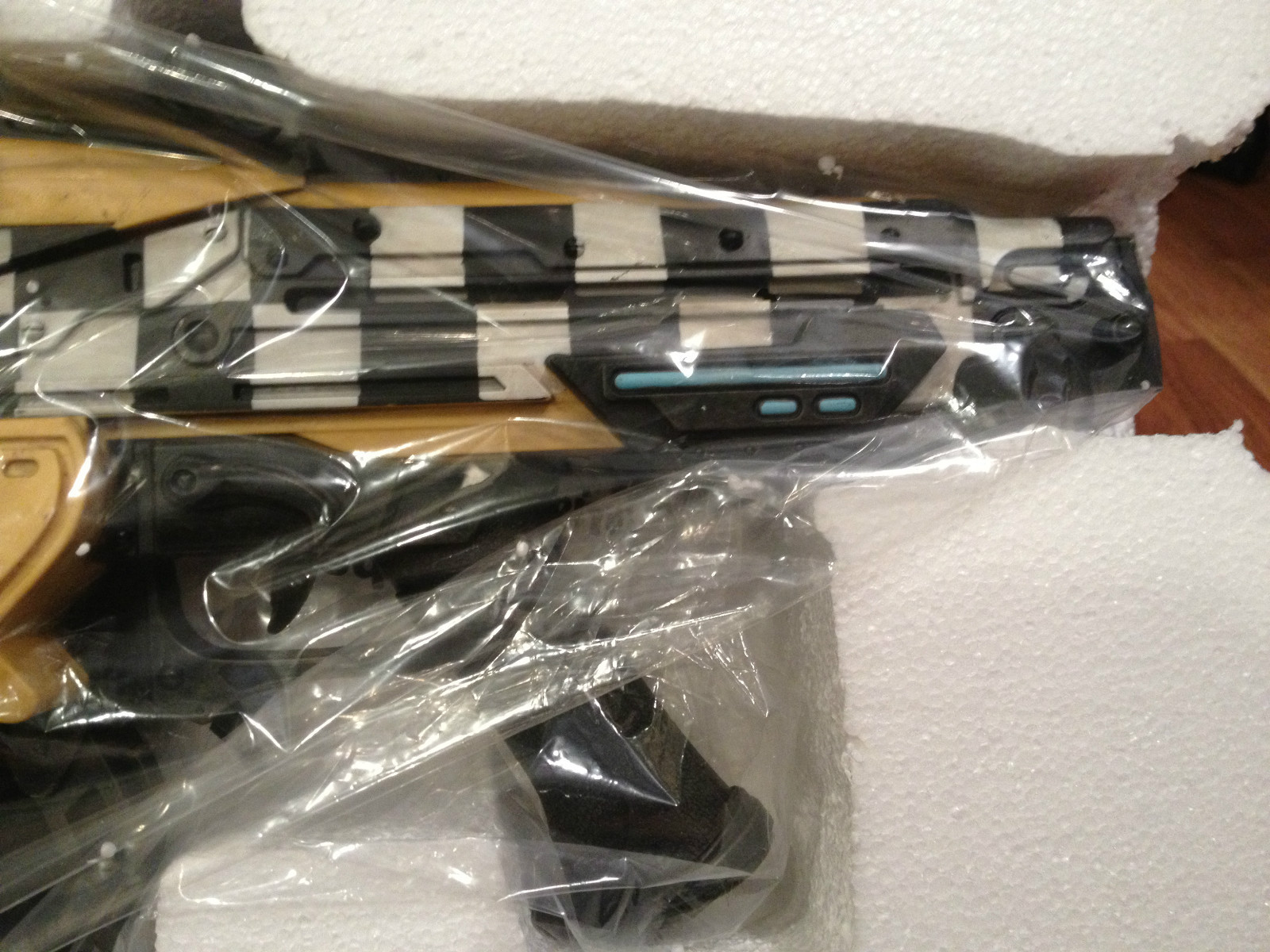 Gears of War Judgment Lancer Life Size Replica "Car No. 13" at Mighty