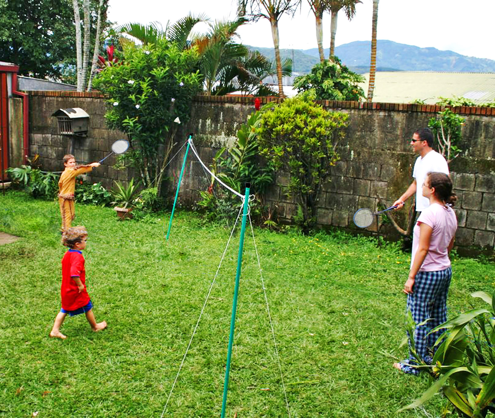 Badminton Set with Metal Pole & Net + 4 Racket + 2 Shuttlecock