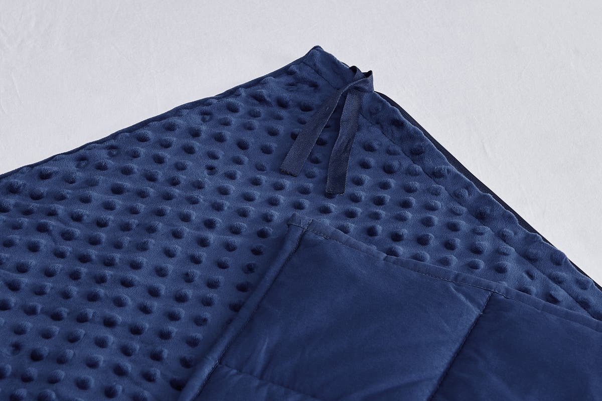 Kogan Mink Dot 7kg Weighted Cotton Blanket Navy at Mighty Ape NZ