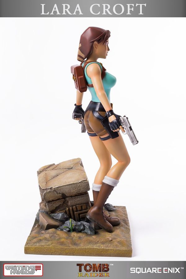 Tomb Raider: Lara Croft - 14" Collectors Statue