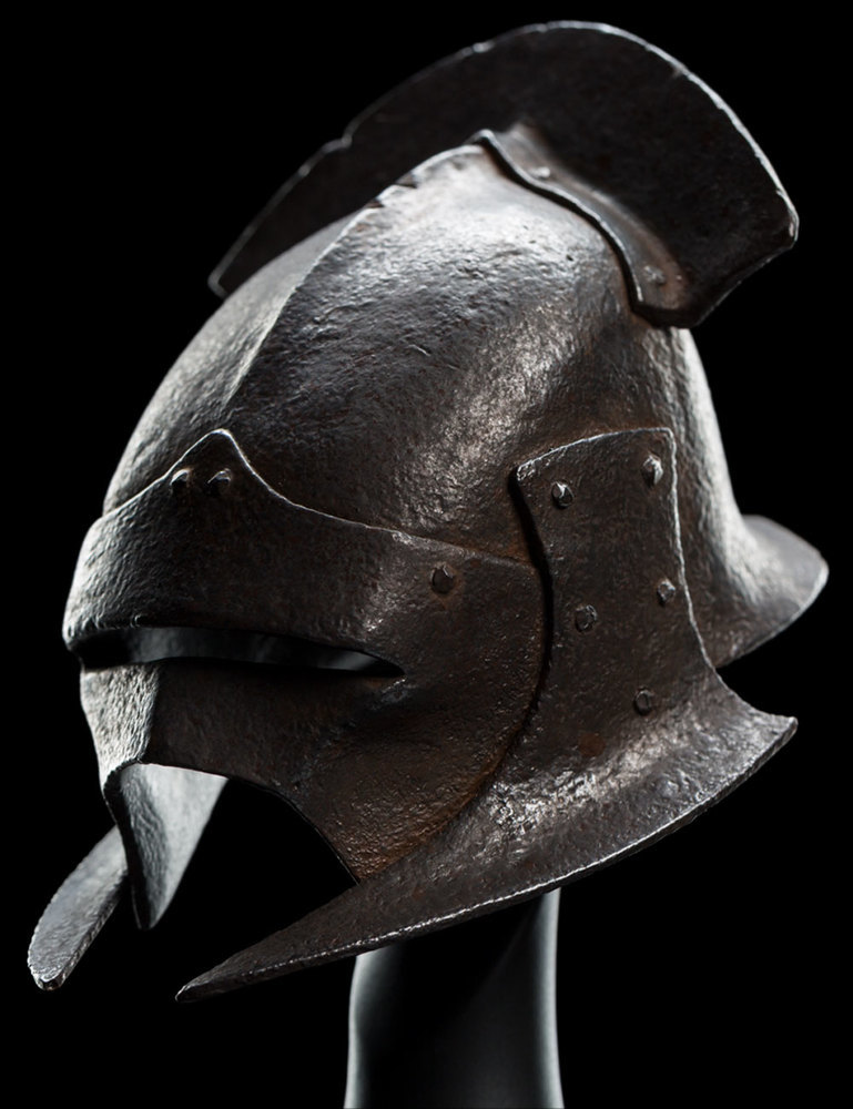 The Lord of the Rings: Uruk-hai Swordsman Helm - by Weta image