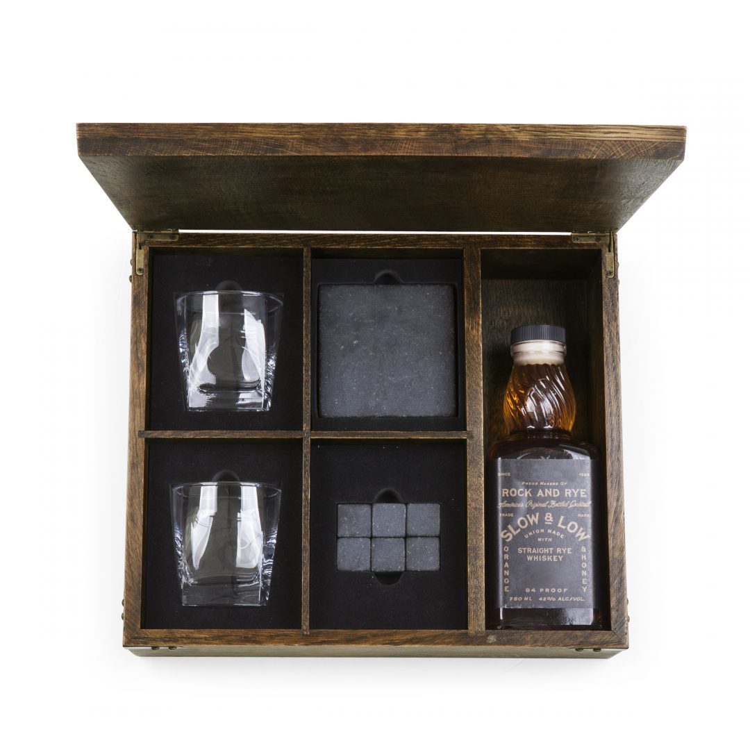 Picnic Time: Whiskey Box Gift Set (Oak Wood Case) image