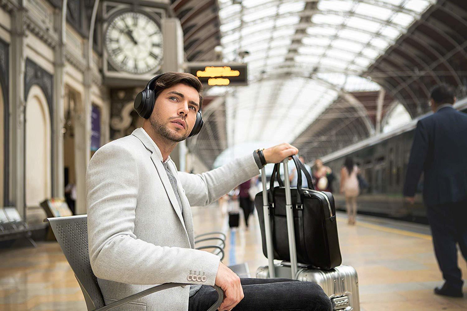 Sony WH-1000XM3 Bluetooth Headphones with Noise Cancelling - Black image
