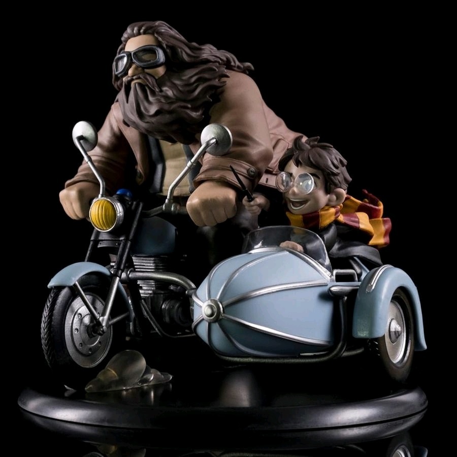 Harry Potter: Harry & Hagrid - Q-Pop Vinyl Figure image