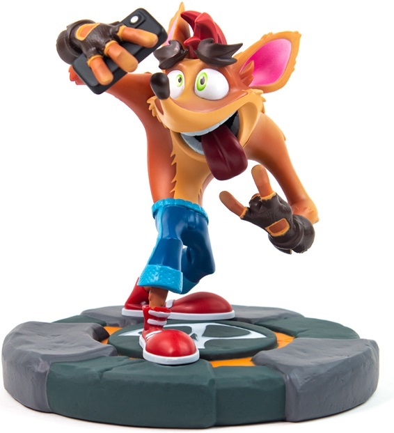 Crash Bandicoot 4: Crash (Selfie) - 7" Statue