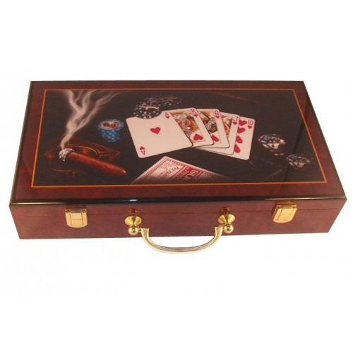 Las Vegas Deluxe Poker Set Board Game at Mighty Ape NZ