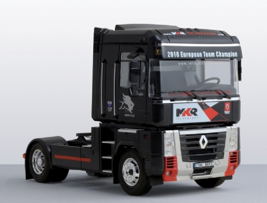 Italeri Renault Magnum AE500 Truck - 1:24 Model Kit image