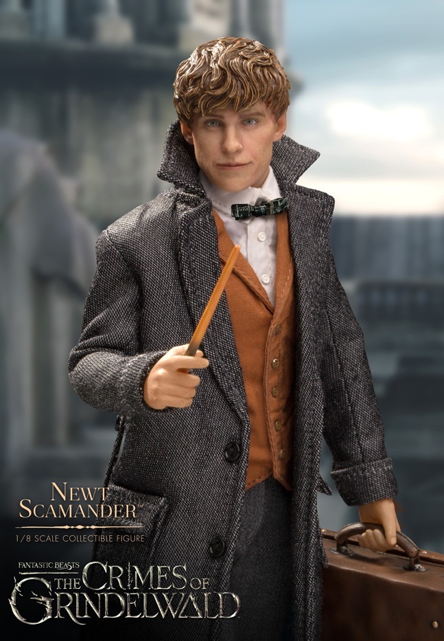 Fantastic Beasts 2: Newt Scamander - 1:8 Scale Articulated Figure image