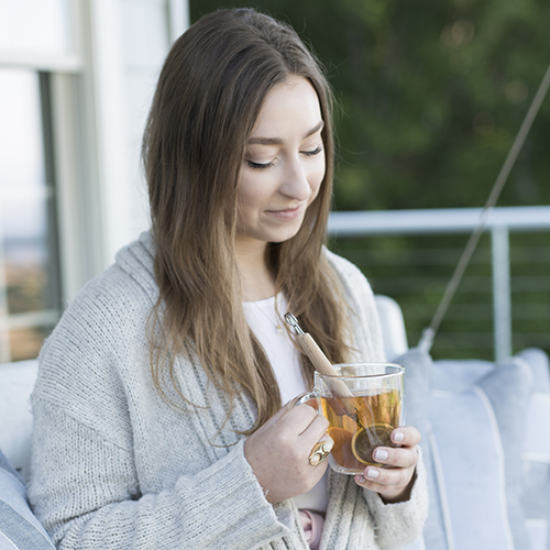 Pinky Up: Wood Handled - Simple Tea Infuser