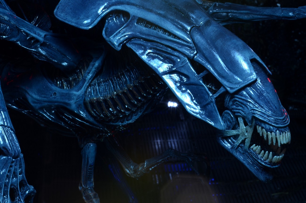 Aliens: Xenomorph Queen - Deluxe Action Figure