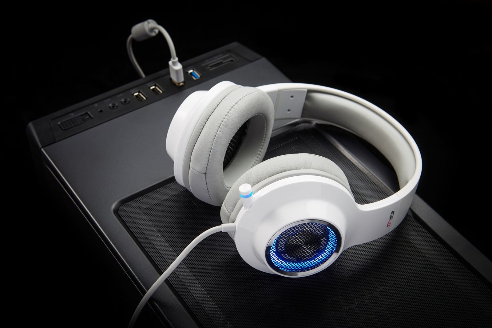 Edifier V4 Gaming Headset - White (PC & PS4)