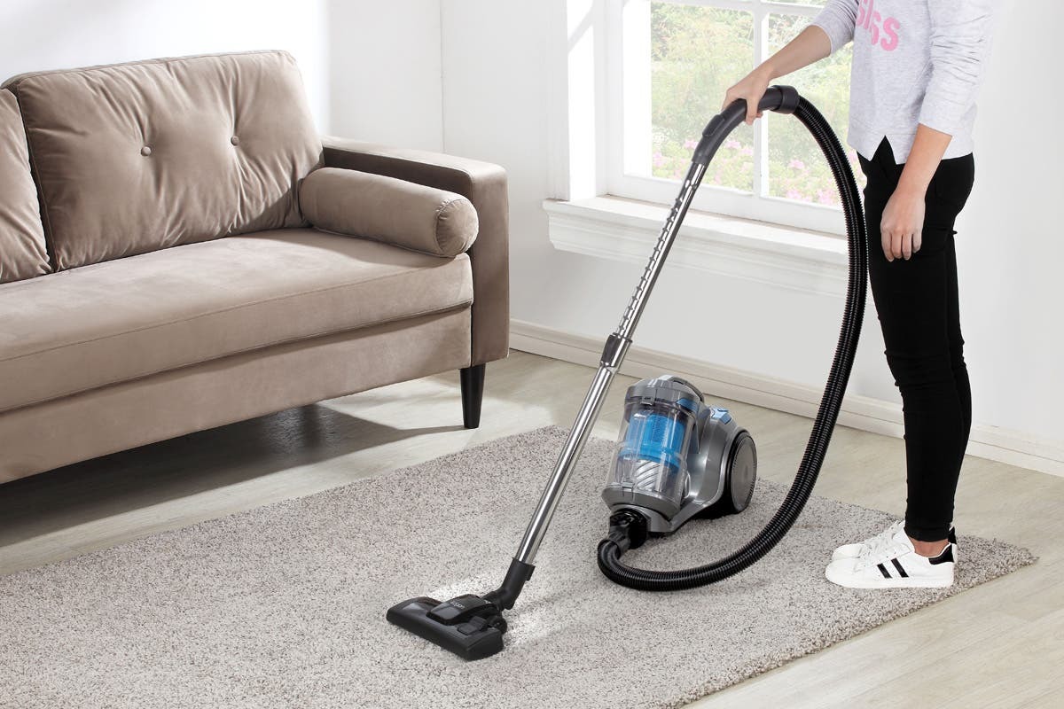 kogan mighty 2200w cyclonic vacuum cleaner with turbo brush