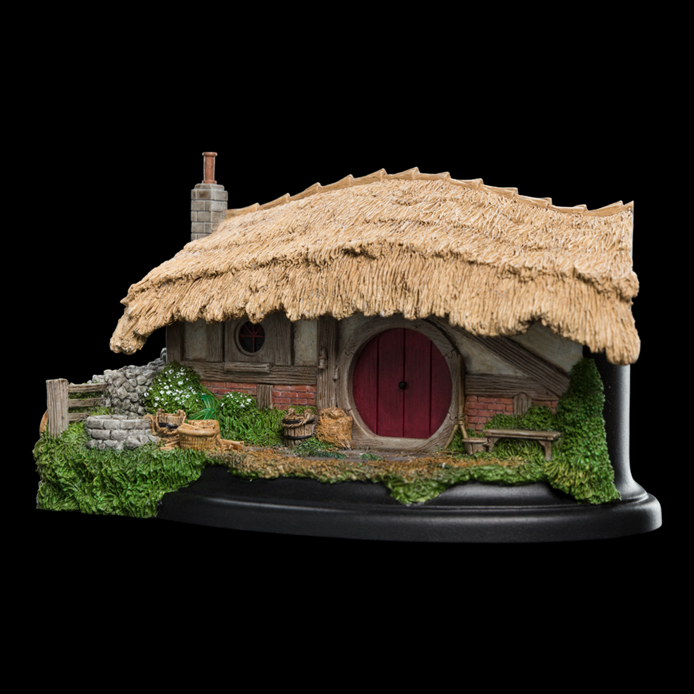 Lord of the Rings: Farmer Maggot's Hobbit Hole - by Weta image