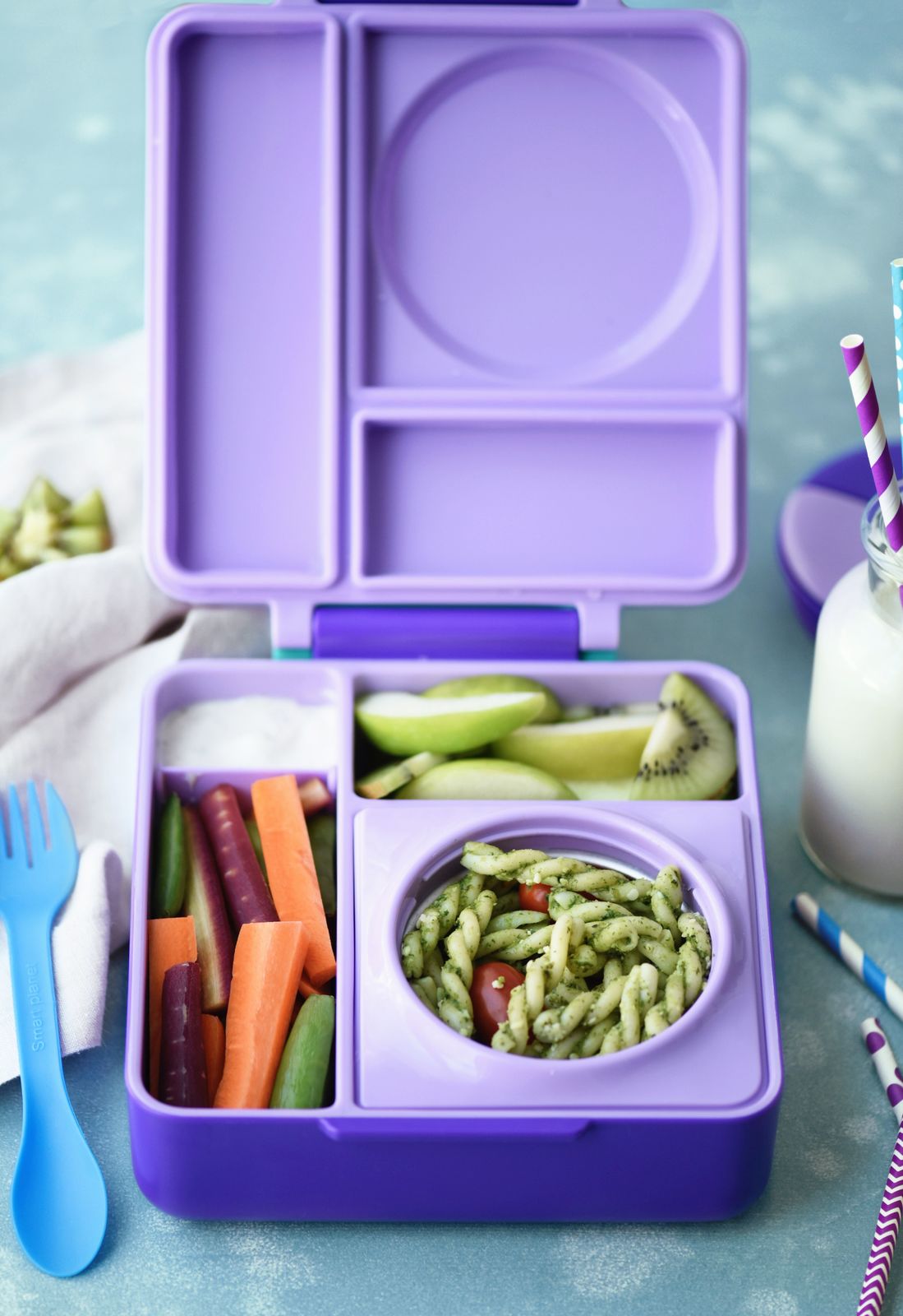 OmieBox Kids ThermosInsulated Bento Box Purple Plum at Mighty Ape NZ