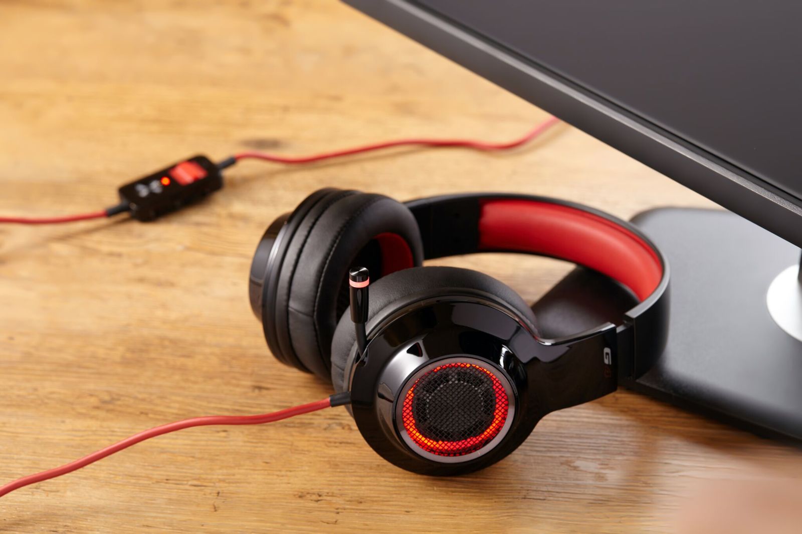 Edifier G4 Gaming Headset - Red (PC & PS4) for image