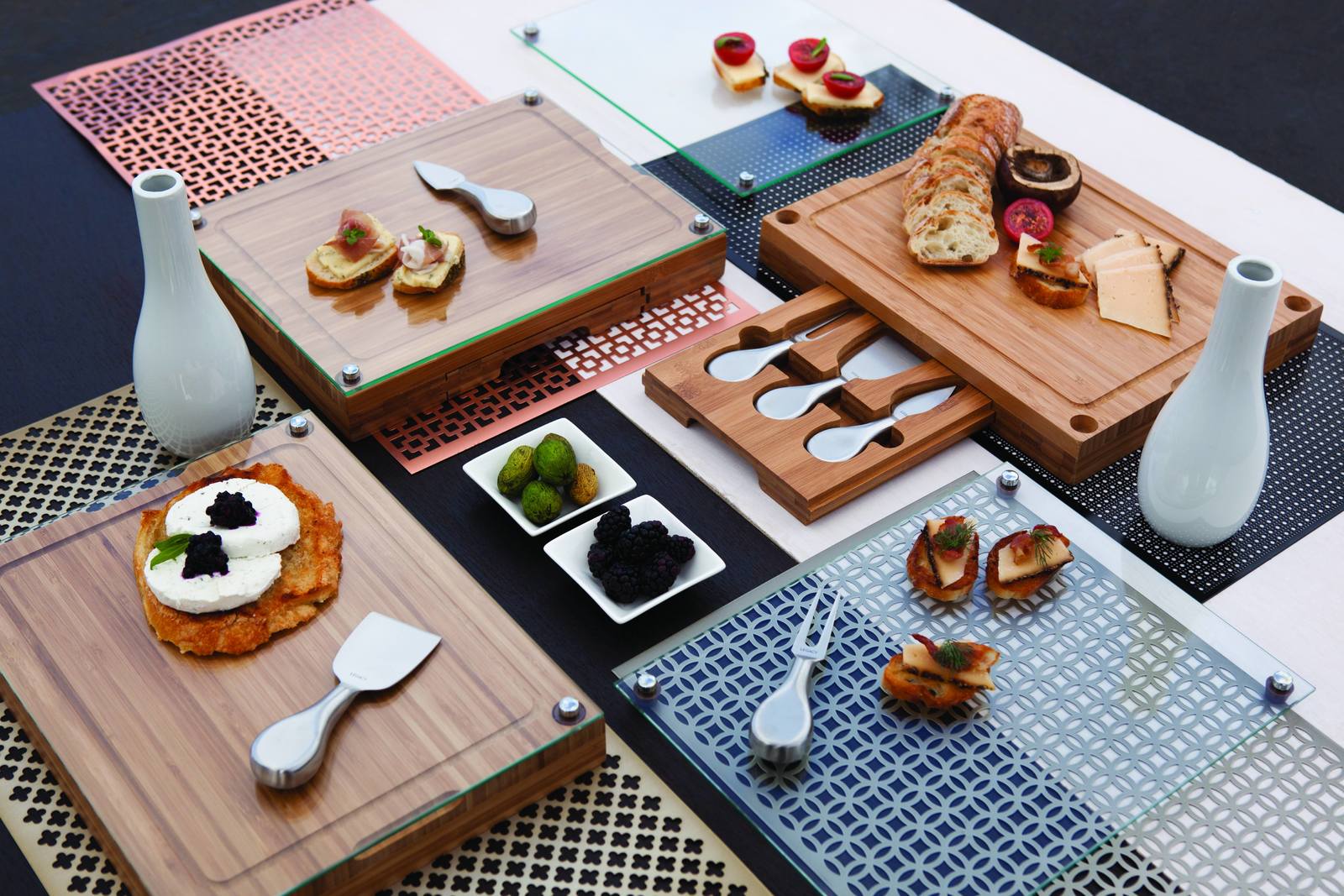 Concerto Cheese Board & Knives Set image