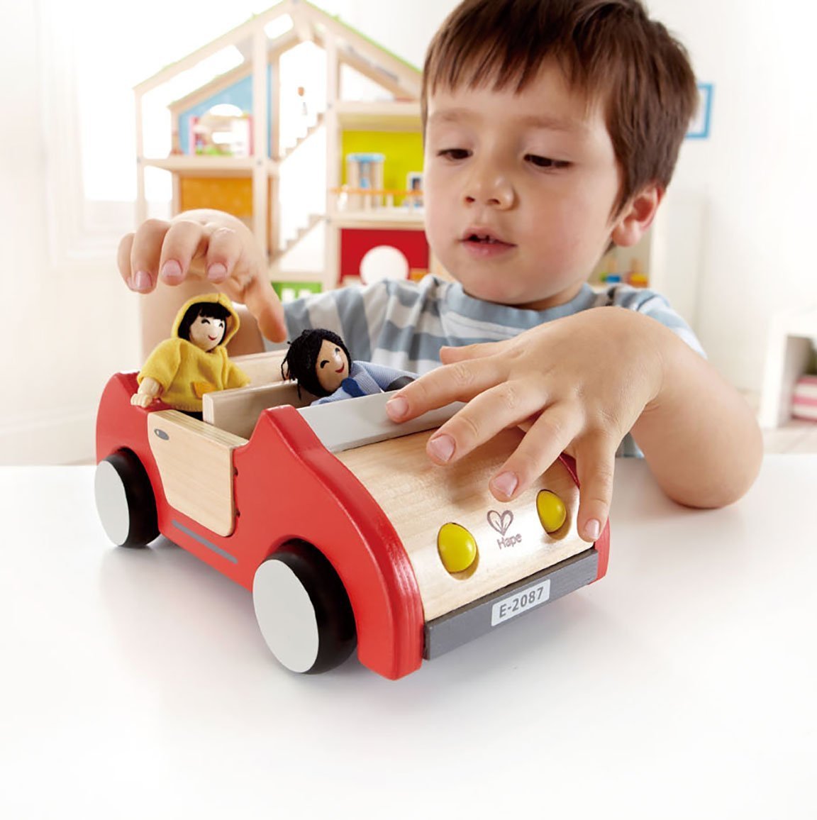 Hape: Family Car image