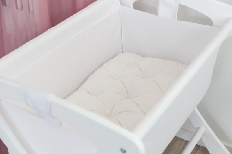 Cariboo Classic Bassinet - White