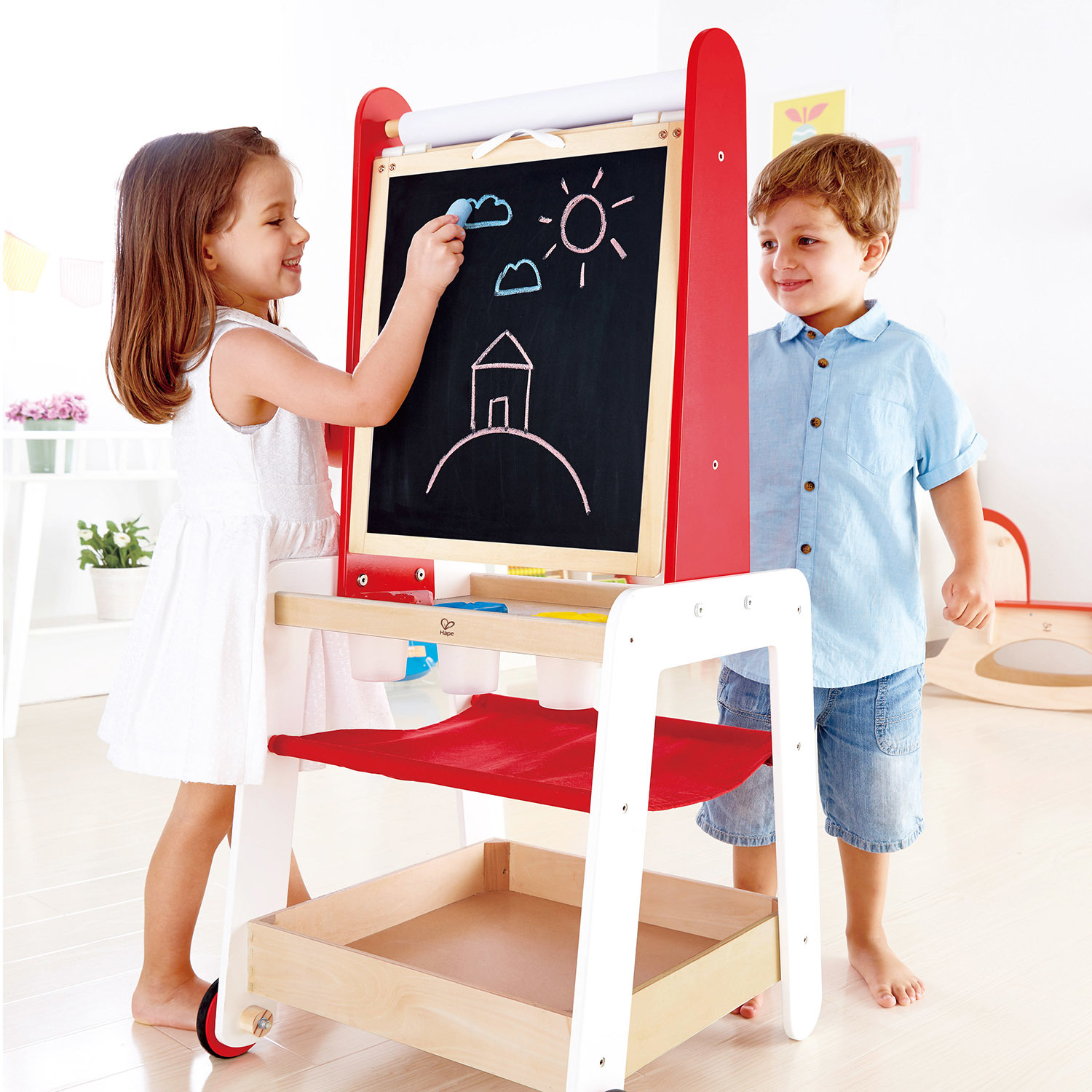 Hape: Create & Display Easel