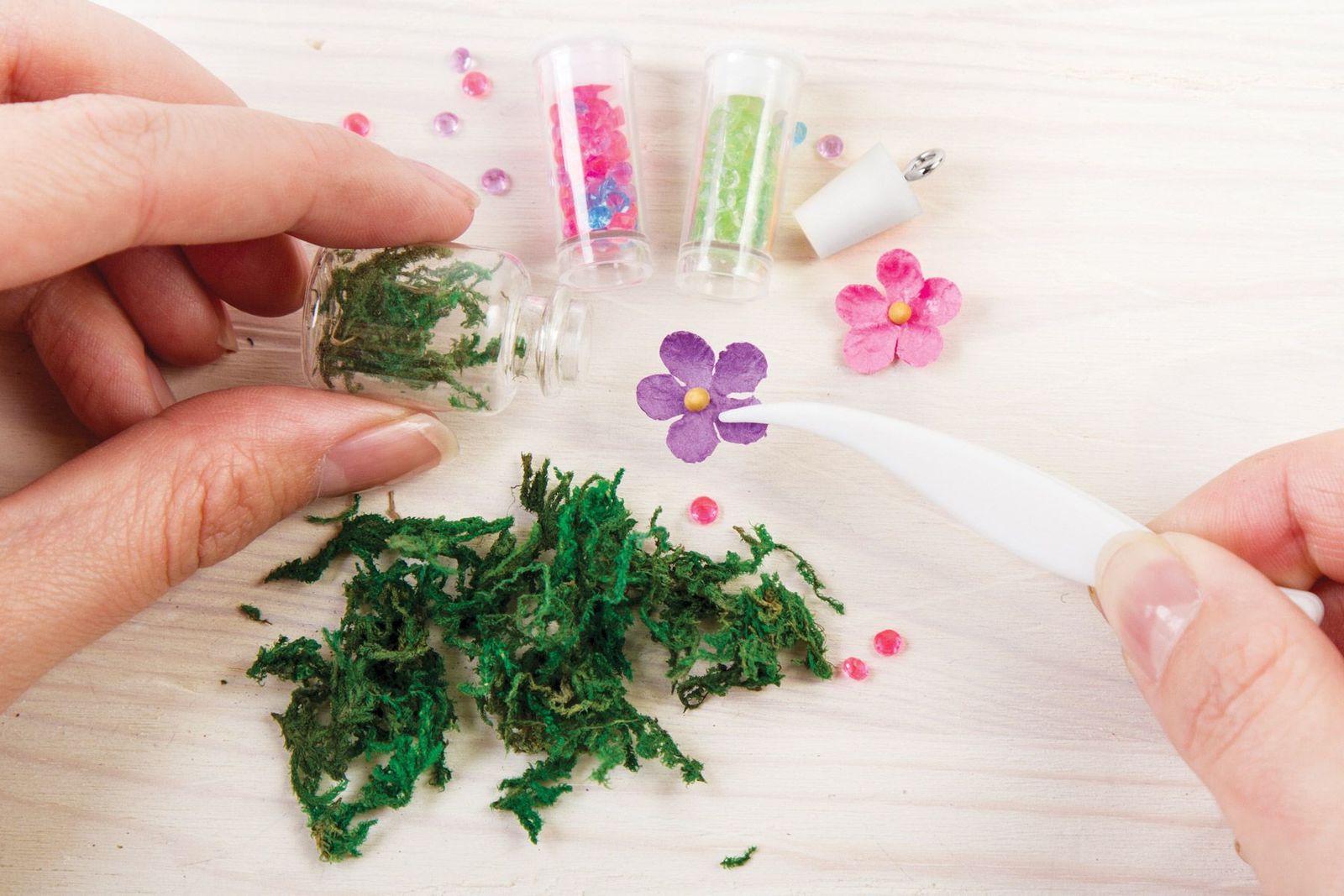 Make It Real: Terrarium Jewellery - Craft Kit image