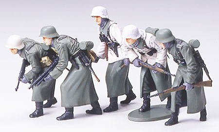 Tamiya German Assault Infantry with Winter Gear Figure Set 1:35 Model Kit image